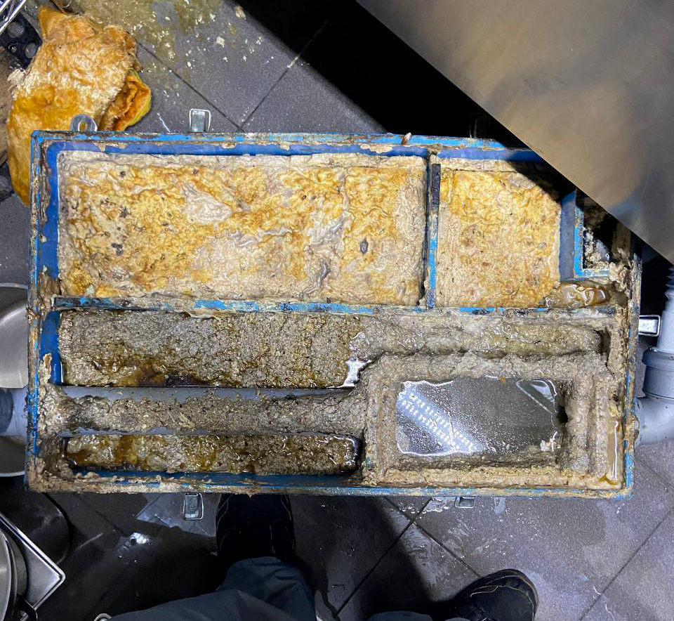 Чистка жироуловителя